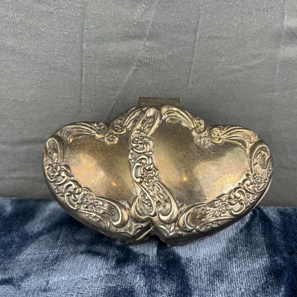 Vintage Silver Velvet Lined Jewelry Trinket Box Double Heart Silver Plated AA-19 - Picture 1 of 8